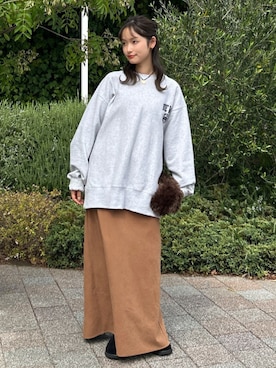 「アイテム（スリッポン）」を使った、小島菜緒さん（レディース・155cm）の秋コーディネート