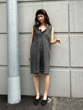 「Ungrid（アングリッド）のポインテッドトゥフラットシューズ（パンプス、ブラック系）」を使った、小島菜緒さん（レディース・155cm）の夏コーディネート