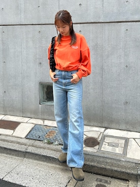 「アイテム（スリッポン）」を使った、小島菜緒さん（レディース・155cm）の秋コーディネート