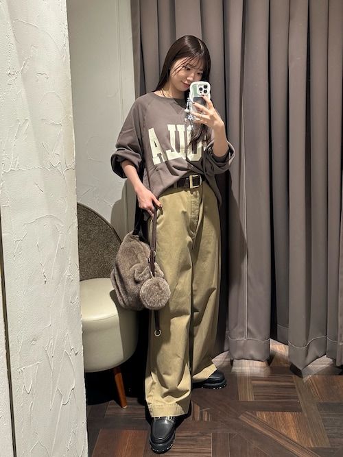 予約【Yossshiiii企画】ワイドロゴカットオフスエット（スウェット