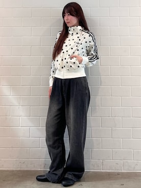 「adidas（アディダス）のサテン ポルカドット TTトラックトップ / トラックジャケット アディダスオリジナルス adidas Originals（ジャージ、ホワイト系）」を使った、YTさん（レディース・163cm）の秋コーディネート