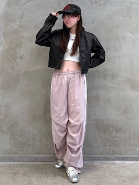 「アイテム（スウェットパンツ、ピンク系）」を使った、YTさん（レディース・163cm）の秋コーディネート