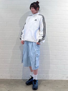 「adidas（アディダス）のADILENIUM シーズン 5 デニム カーゴ ショーツ / ハーフパンツ / アディダスオリジナルス adidas Originals（その他パンツ、ブルー系）」を使った、YTさん（レディース・163cm）の春コーディネート