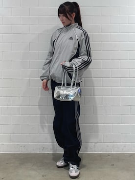 「adidas（アディダス）のデニム ファイヤーバード トラックパンツ（ジャージ） / アディダスオリジナルス adidas Originals（その他パンツ、ブルー系）」を使った、YTさん（レディース・163cm）の春コーディネート