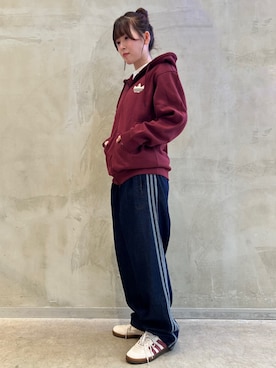 「アイテム（パーカー、レッド系）」を使った、YTさん（レディース・163cm）の秋コーディネート