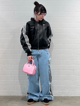 「adidas（アディダス）のアイテム（ダウンジャケット/コート）」を使った、YTさん（レディース・163cm）の春コーディネート