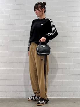 「adidas（アディダス）のアイテム（スウェットパンツ）」を使った、YTさん（レディース・163cm）の秋コーディネート