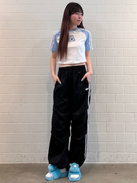 「adidas（アディダス）のアディレッタ ケアベア / アディダスオリジナルス adidas Originals（サンダル、ブルー系）」を使った、YTさん（レディース・163cm）の夏コーディネート