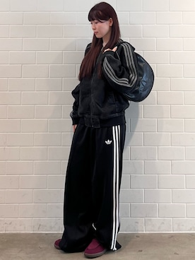 「adidas（アディダス）のアディカラー ムーン バッグ メタリック / アディダスオリジナルス adidas Originals（ショルダーバッグ、ブラック系）」を使った、YTさん（レディース・163cm）の夏コーディネート