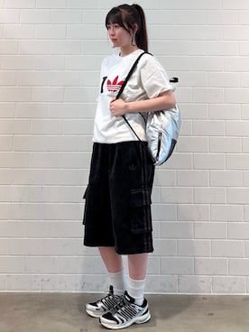 「adidas（アディダス）のナップサック / アディダスオリジナルス adidas Originals（エコバッグ/サブバッグ、シルバー系）」を使った、YTさん（レディース・163cm）の夏コーディネート