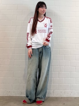 「adidas（アディダス）のリバプールFC 26/27 アウェイ レプリカ 長袖ユニフォーム（トップス、ホワイト系）」を使った、YTさん（レディース・163cm）の夏コーディネート