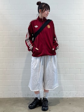 「adidas（アディダス）のスウェット ショーツ / ハーフパンツ / アディダスオリジナルス adidas Originals（スウェットパンツ、グレー系）」を使った、YTさん（レディース・163cm）の夏コーディネート