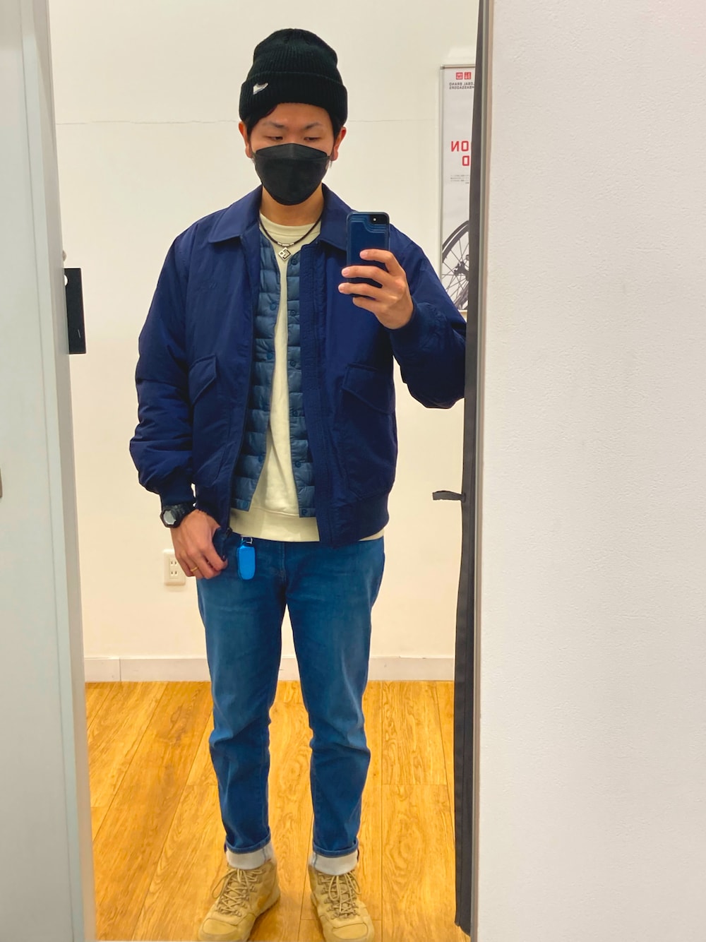 「レイヤードスタイル、ユニクロコーデ」｜「UNIQLOのEZYスキニーフィットカラージーンズ（丈標準76～79）（デニムパンツ、ブルー系）」を使った、mumuchan827さん（メンズ・180cm）の冬コーディネートの1枚目の写真