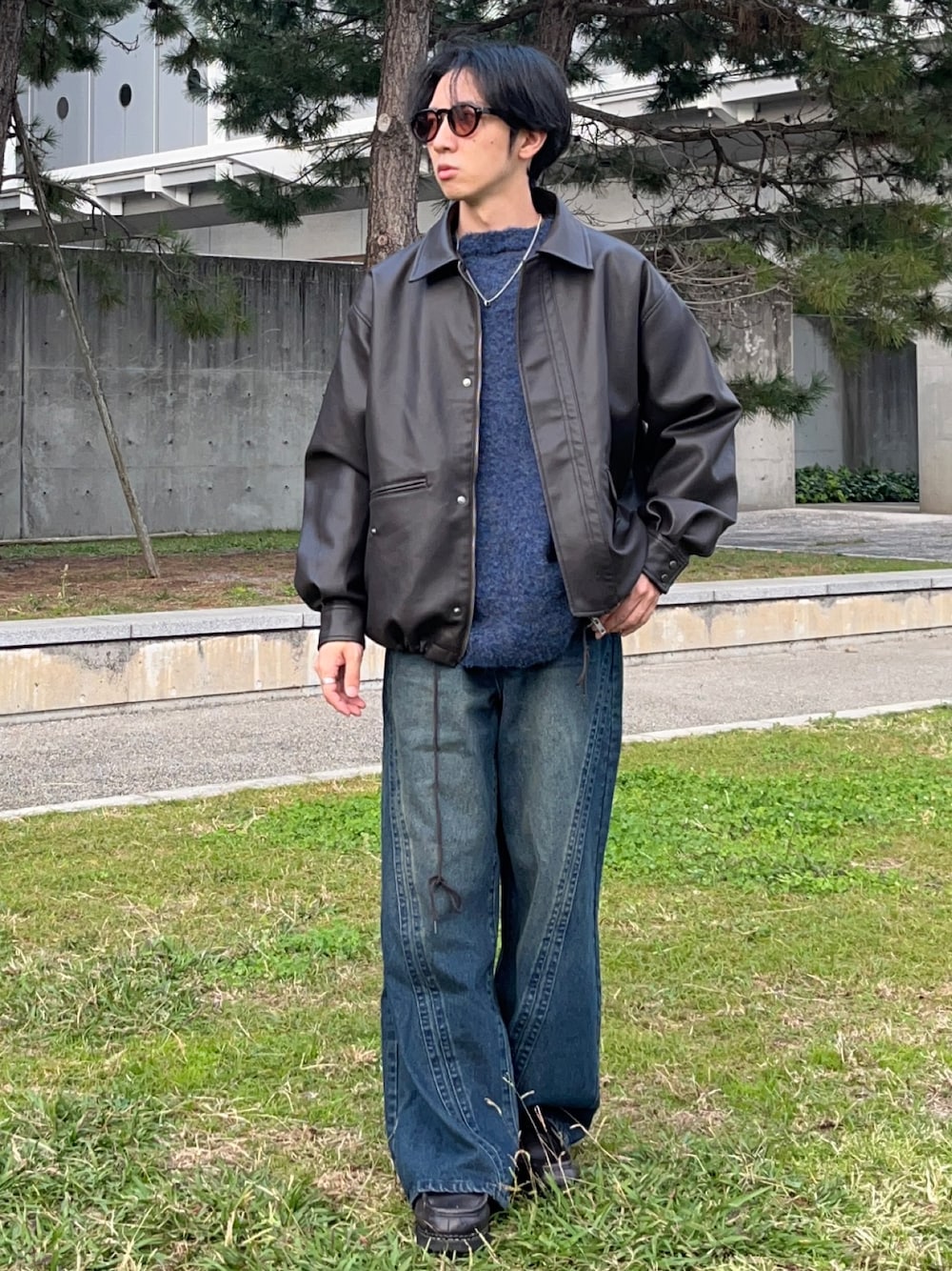 「レザー、ブラウン、秋のコーデ、大人カジュアル、メンズコーデ、休日スタイル、カジュアルコーデ、プチプラ、シンプルコーデ、着回しコーデ、プチプラコーデ、革靴、レイヤードスタイル、韓国ファッション、きれいめカジュアル」｜「MONO-MARTのオーバーサイズドローコード比翼ブルゾン（ブルゾン、ブラウン系）」を使った、taiyoさん（メンズ・166cm）の秋コーディネートの1枚目の写真