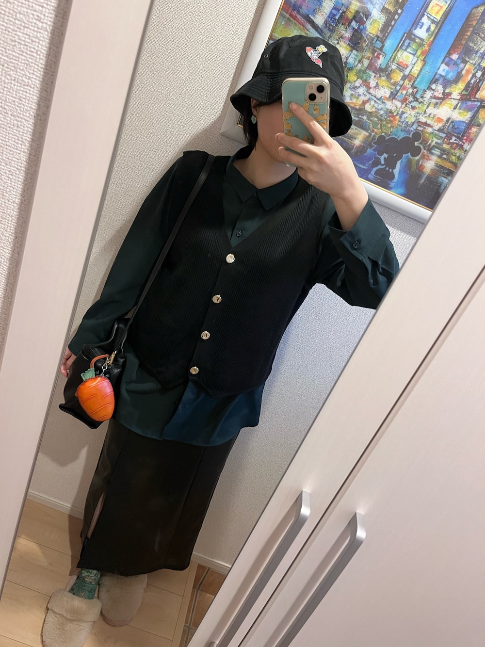 「Availのアイテム（ベスト、ブラック系）」を使った、bitansansuiさん（レディース・162cm）の春コーディネートの1枚目の写真