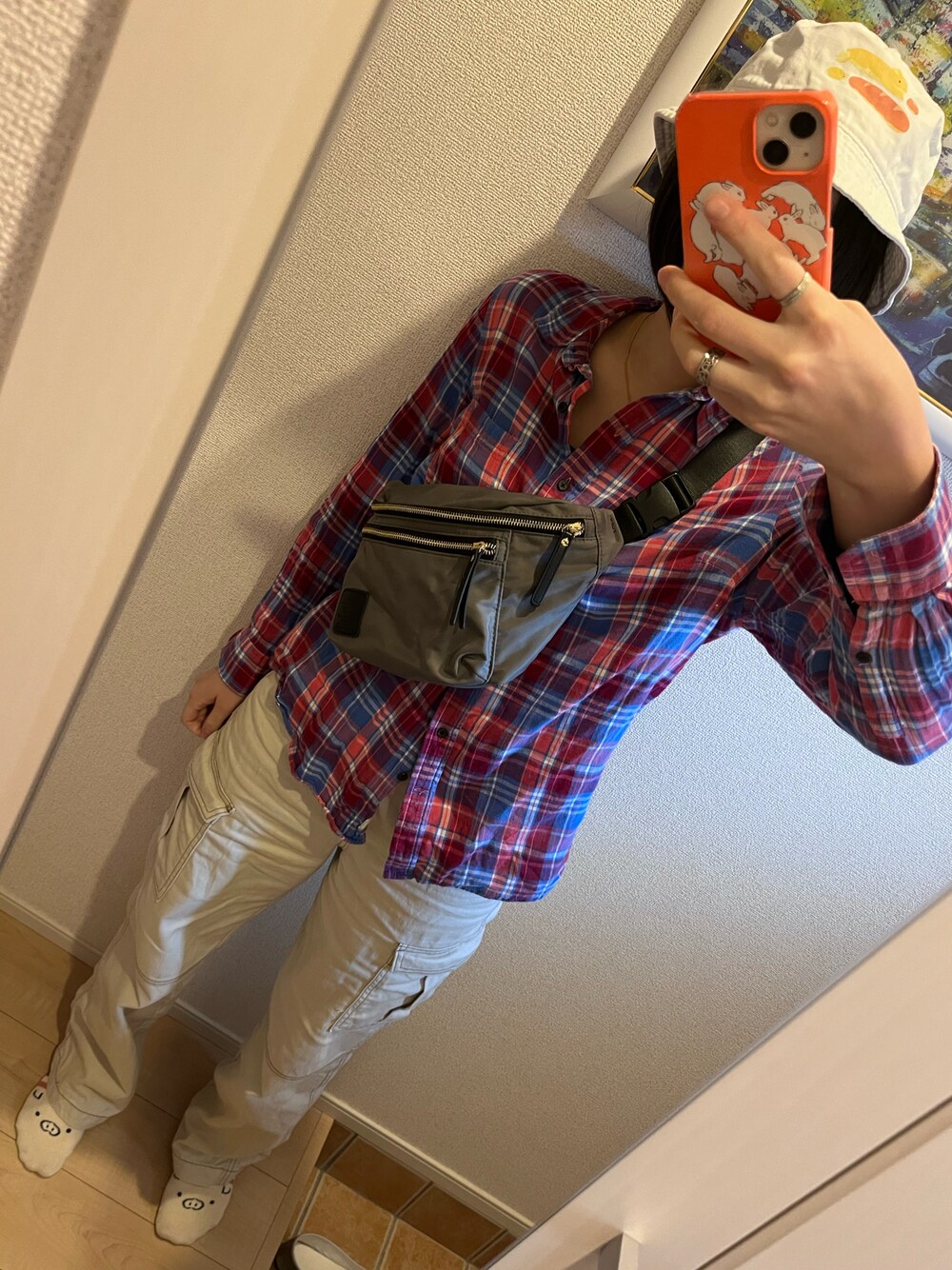 「H&Mのアイテム（デニムパンツ、ホワイト系）」を使った、bitansansuiさん（骨格ナチュラル・レディース・162cm）の春コーディネートの1枚目の写真