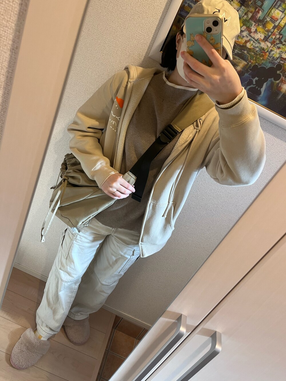 「H&Mのアイテム（デニムパンツ、ホワイト系）」を使った、bitansansuiさん（レディース・162cm）の冬コーディネートの1枚目の写真