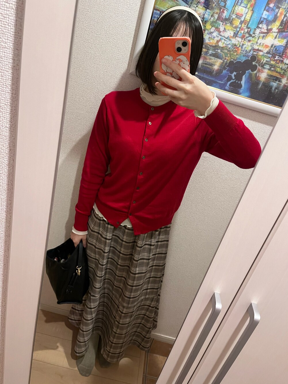 「UNIQLOのアイテム（トップス、レッド系）」を使った、bitansansuiさん（骨格ナチュラル・レディース・162cm）の秋コーディネートの1枚目の写真