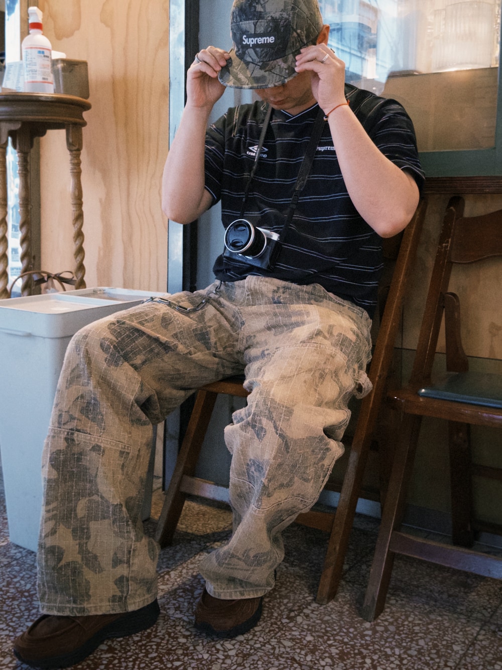 「Supreme のアイテム（キャップ、その他）」を使った、jim6120910さん（メンズ・173cm）の春コーディネートの1枚目の写真