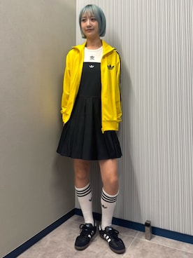 「アイテム（ジャージ）」を使った、りほさん（レディース・165cm）の秋コーディネート