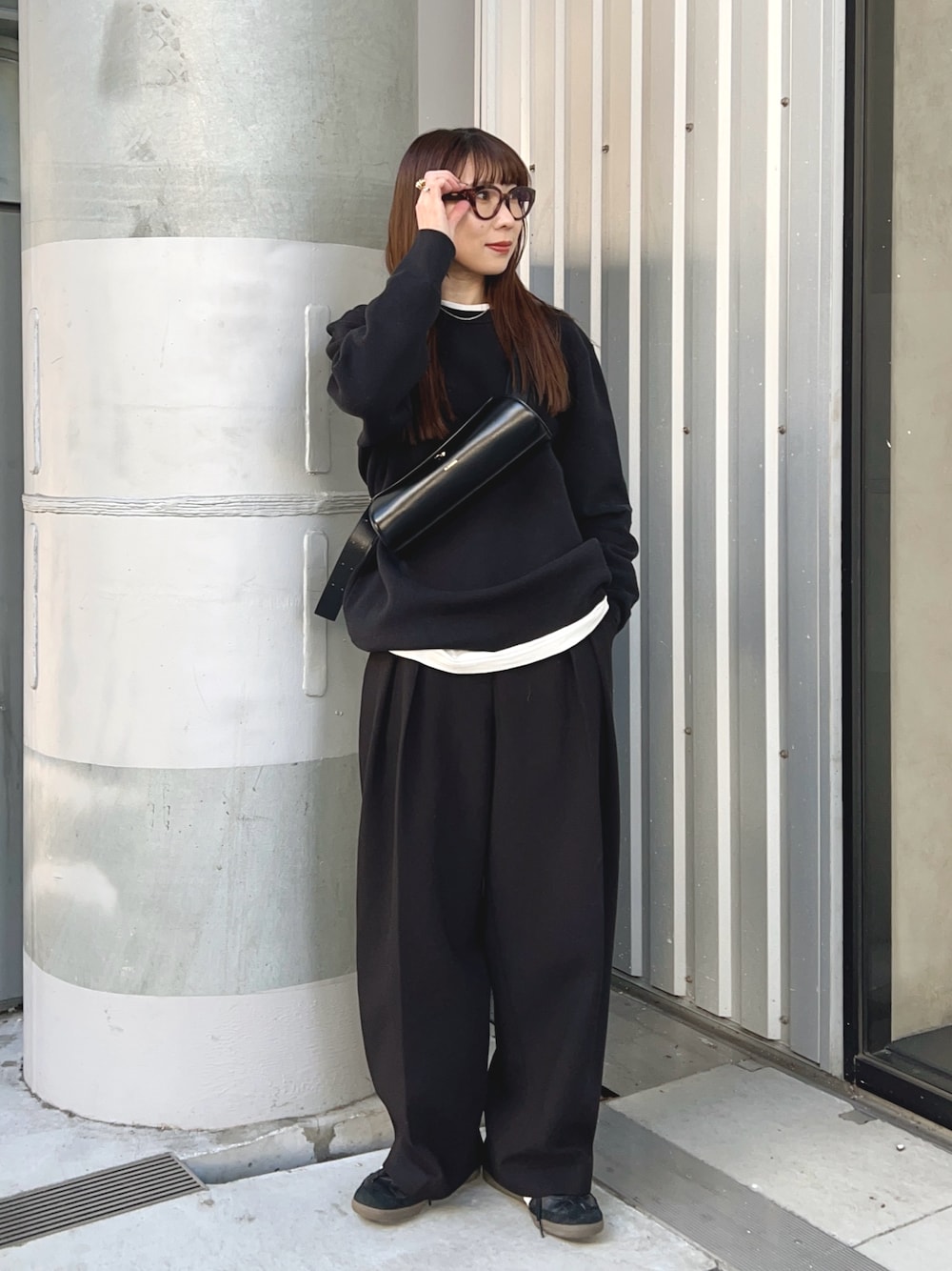 TODAYFULのTシャツ/カットソーを使った「オールブラック」の人気