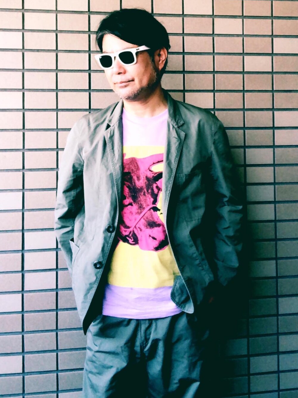 「大人カジュアル、Tシャツ、サングラス、UT、ユニクロコーデ、セットアップ、カーキ、ラベンダー、アンディーウォーホル、UNIQLO U」｜「UNIQLOのアイテム（Tシャツ/カットソー、パープル系）」を使った、まゆChan  さん（メンズ・169cm）の夏コーディネートの1枚目の写真