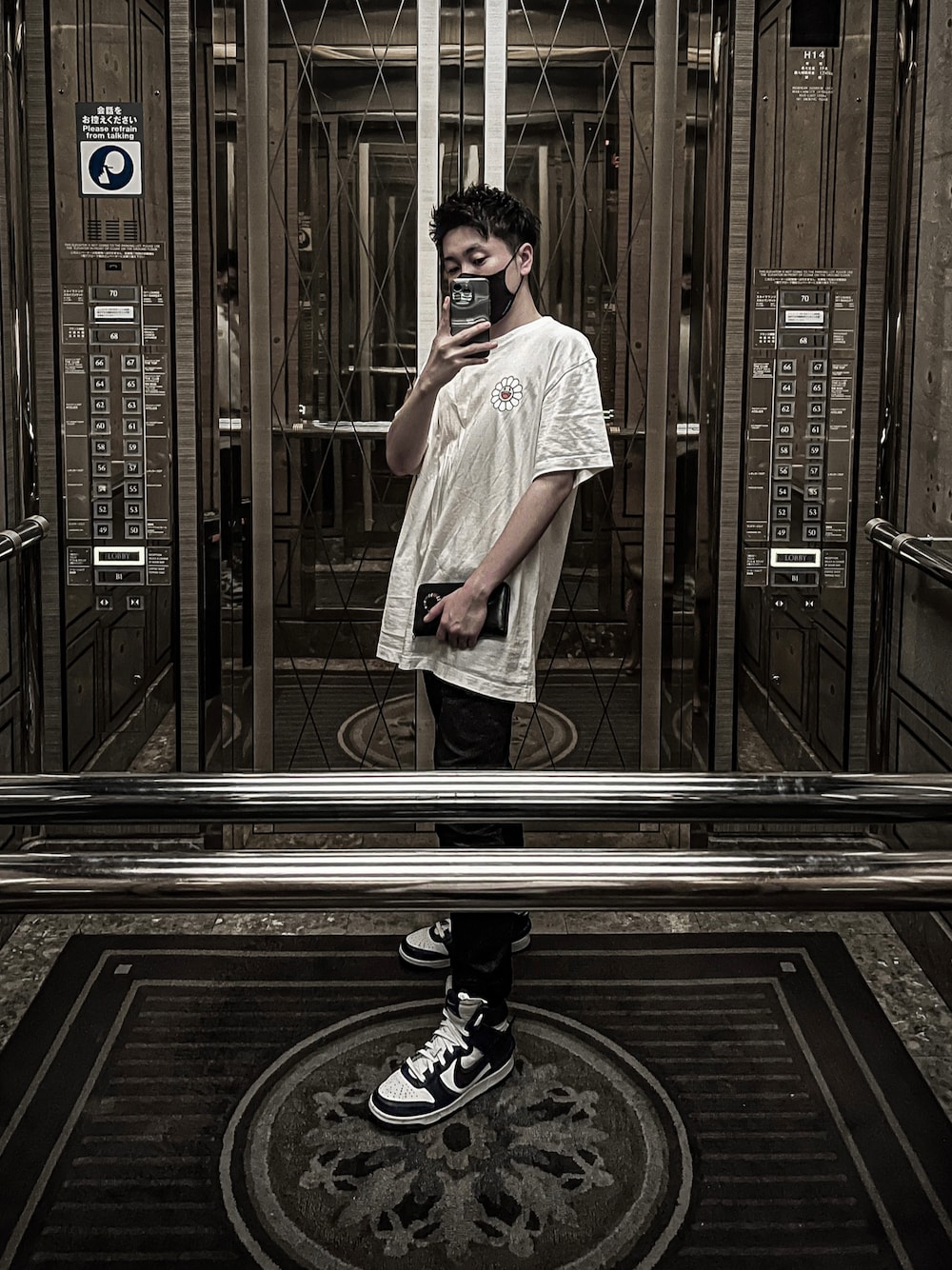 「Takashi Murakami、takashimurakami、村上隆、jbalvin、J Balvin、NIKE、AMBUSH、GUCCI」｜「Takashi Murakamiのアイテム（Tシャツ/カットソー、ホワイト系）」を使った、Naruseさん（メンズ・165cm）の夏コーディネートの1枚目の写真