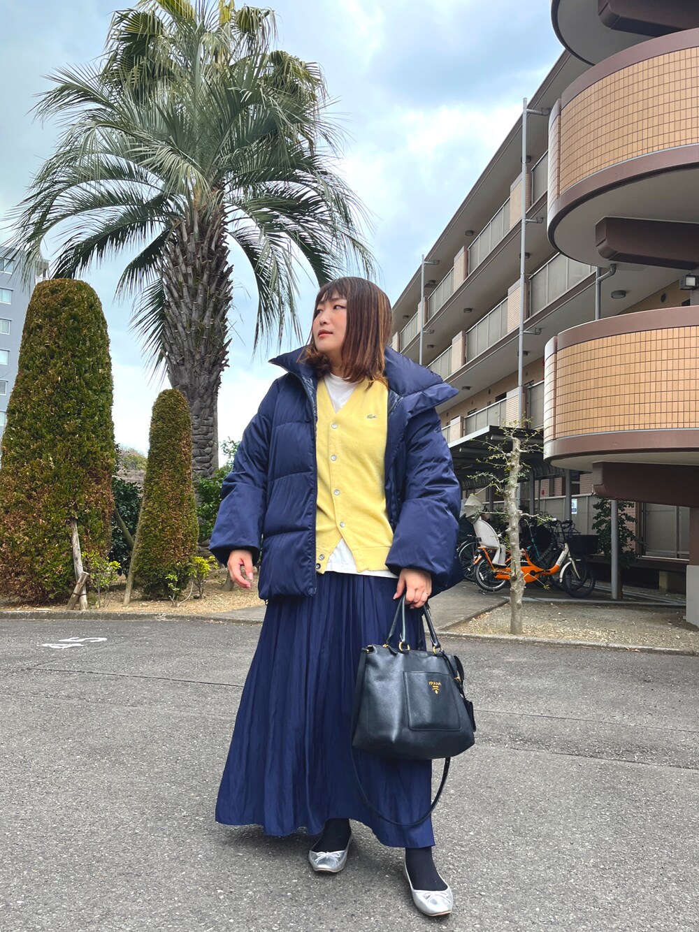 LACOSTEのカーディガン/ボレロを使った「ネイビー」の人気ファッション