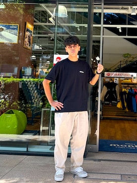 「アイテム（スニーカー）」を使った、土佐兄弟　兄　たくやさん（メンズ・182cm・30代）の秋コーディネート