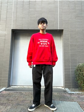 Supreme のスウェット（レッド系）を使った人気ファッション