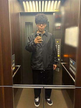 「NEIGHBORHOOD（ネイバーフッド）のアイテム（ナイロンジャケット、ブラック系）」を使った、土佐兄弟　兄　たくやさん（メンズ・182cm）の春コーディネート