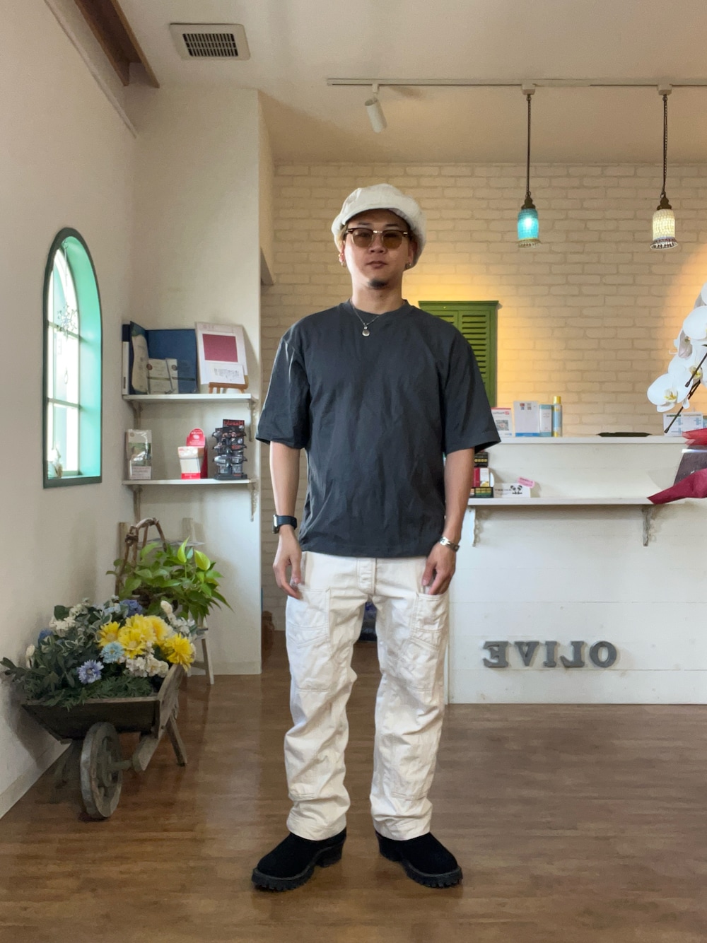 「夏コーデ、アメカジ、アメカジコーデ、キャスケット、サングラス、スミクロ、Tシャツ、ワークパンツ、デリックマン、ワークブーツ、エンジニアブーツ、ノマド、インディアンジュエリー」｜「FREEWHEELERSのアイテム（キャスケット、ホワイト系）」を使った、HAYAさん（メンズ・160cm）の夏コーディネートの1枚目の写真