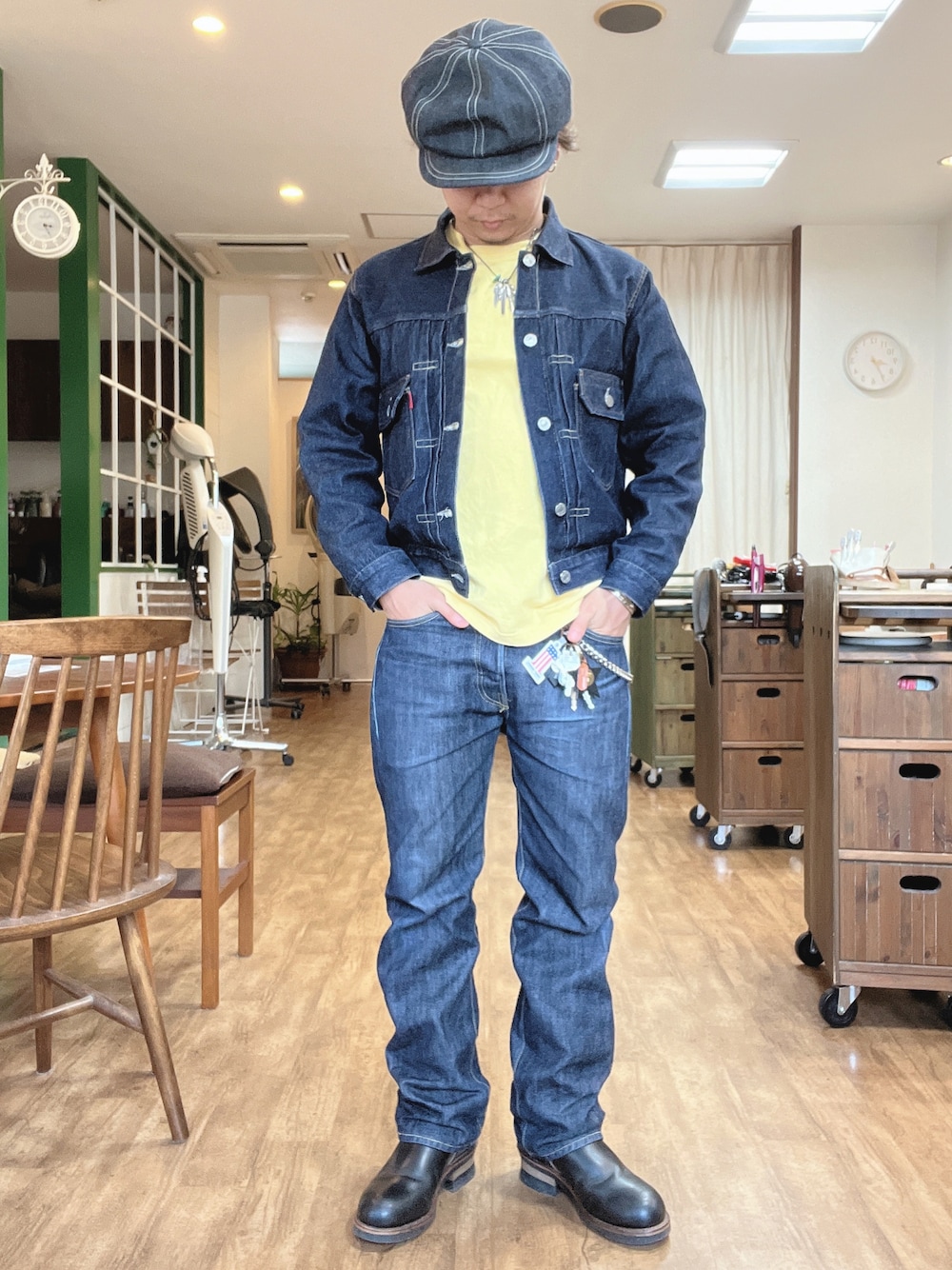 「アメカジ、アメカジコーデ、アメカジスタイル、春夏コーデ、デニムオンデニム、エンジニアブーツ、キャスケット、インディアンジュエリー」｜「FREEWHEELERSのアイテム（キャスケット、ブルー系）」を使った、HAYAさん（メンズ・160cm）の春コーディネートの1枚目の写真