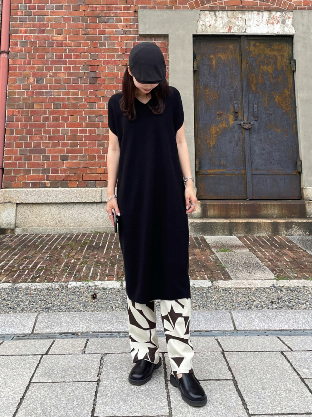 「オトナカジュアル、mame、ボタニカル柄、革靴、メンズライク、UNIQLO、いいね、save、フォローお願いします🤑、ブラックコーデ、厚底サンダル、COOLなこのコが仲間入り」｜「foot the coacherのfoot the coacher　SANDALS（サンダル、ブラック系）」を使った、lisaさん（レディース・164cm）の夏コーディネートの1枚目の写真