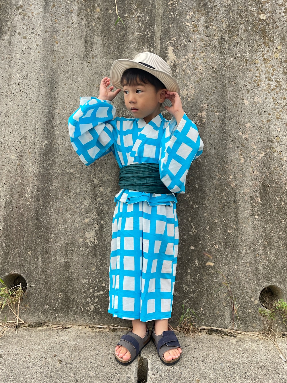 「浴衣、ゆかた、アツいコーデ全部見せ、お出かけコーデ、夏ファッション、セットアップ、夏コーデ」｜「DAISOのアイテム（ハット、ベージュ系）」を使った、りつぼーさん（キッズ・90cm）の夏コーディネートの1枚目の写真