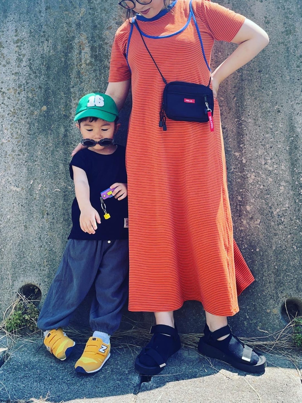 「お出かけコーデ」｜「ChillfarのTee付きボーダーキャミワンピ（ワンピース、オレンジ系）」を使った、りつぼーさん（キッズ・90cm）の夏コーディネートの1枚目の写真
