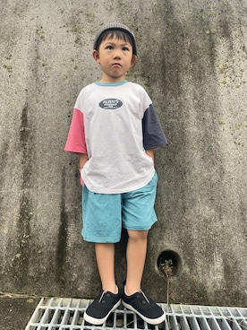 「Ampersand（アンパサンド）の撥水キャンバススニーカートドラー（スニーカー）」を使った、りつぼーさん（キッズ・100cm）の夏コーディネート