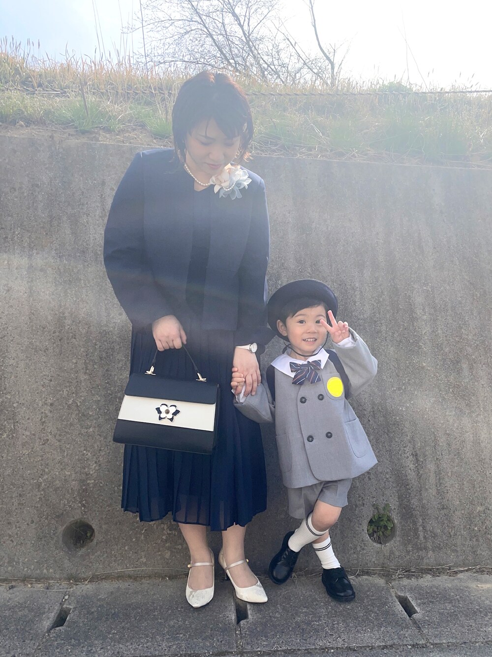「いまどきジャケット写真、セレモニー、ドレスシューズ」｜「pairmanonのレースアップレザーシューズ（ドレスシューズ、ブラック系）」を使った、りつぼーさん（キッズ・90cm）の春コーディネートの1枚目の写真