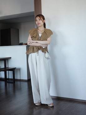 「CAPRICIEUX LE'MAGE（カプリシューレマージュ）のフリルカラーブラウス（シャツ/ブラウス、イエロー系）」を使った、aoiさん（レディース・158cm）の春コーディネート