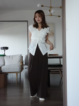 「CAPRICIEUX LE'MAGE（カプリシューレマージュ）のニュアンスボタンギャザーブラウス（シャツ/ブラウス、ホワイト系）」を使った、aoiさん（レディース・158cm）の夏コーディネート