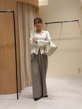 「CAPRICIEUX LE'MAGE（カプリシューレマージュ）の【yuu企画】【サイズ展開あり】アシメウエストパンツ（その他パンツ、ベージュ系）」を使った、aoiさん（レディース・158cm）の秋コーディネート