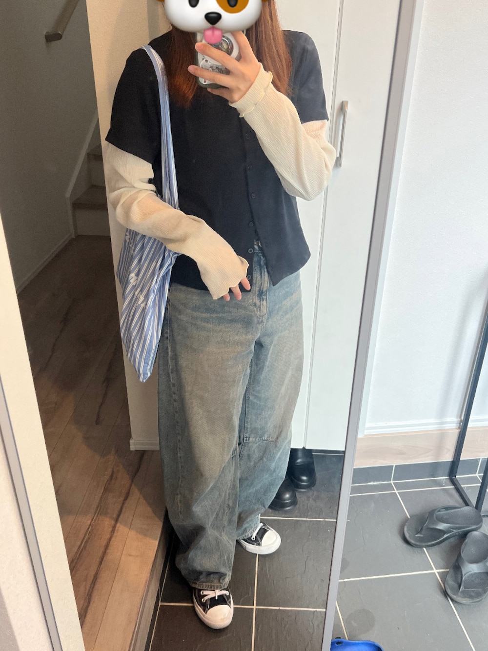 「GU、バレルレッグジーンズ、UNIQLO、靴下屋、converse」｜「CONVERSEの【CONVERSE】コンバース AS ライト HI（スニーカー、ブラック系）」を使った、いぬのさん（レディース・157cm）の春コーディネートの1枚目の写真