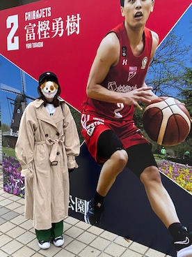 「スウエット」｜「アイテム（トレンチコート）」を使った、いぬのさん（レディース・157cm）の春コーディネート