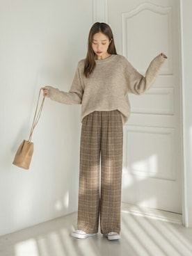 「ファッションの力を信じよう」｜「アイテム（スラックス）」を使った、SECRET LABELさん（レディース・162cm）の秋コーディネート