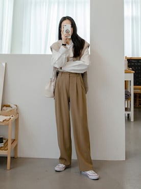 「ファッションの力を信じよう」｜「アイテム（スラックス）」を使った、SECRET LABELさん（レディース・162cm）の秋コーディネート