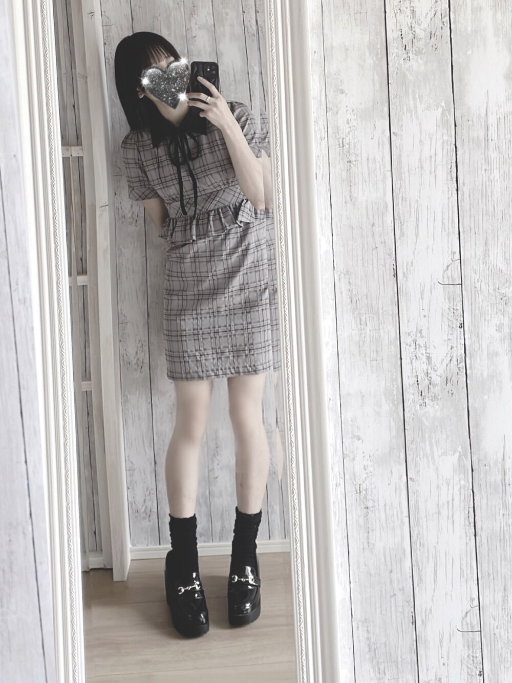 「シンプルコーデ、夏コーデ、ootd、プチプラ、ブラック、今日のコーデ、おしゃれさんと繋がりたい、モノトーンコーデ、ガーリー、EATME」｜「EATMEのペプラムシャツワンピース（シャツワンピース、グレー系）」を使った、さばこ さん（レディース・164cm）の夏コーディネートの1枚目の写真