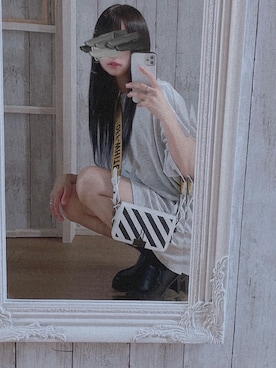 「OFF-WHITE」｜「アイテム（Tシャツ/カットソー）」を使った、さばこ さん（レディース・164cm）の秋コーディネート