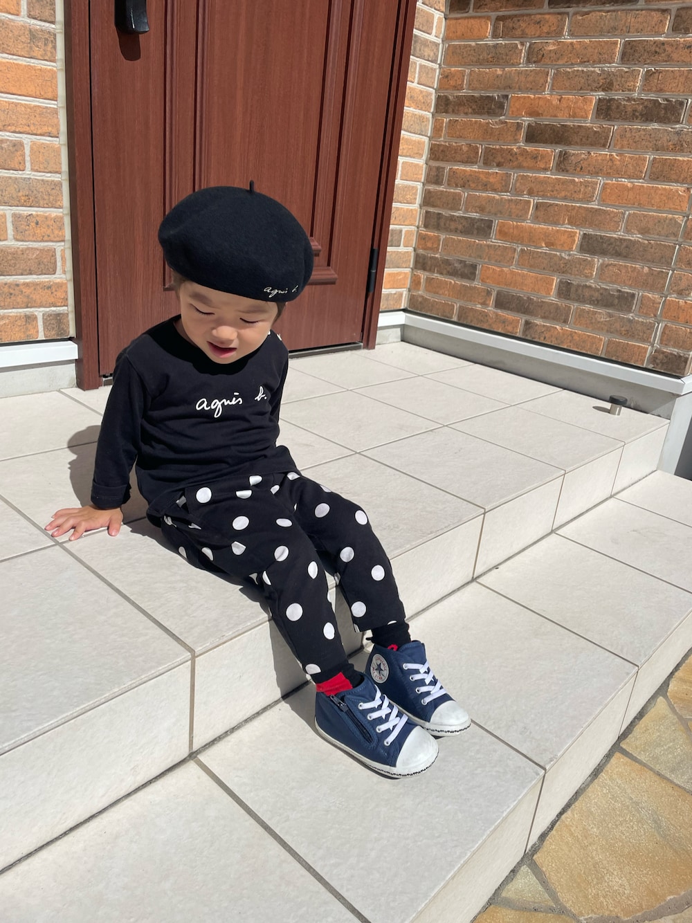 「CONVERSE ALL STARのアイテム（スニーカー、ブルー系）」を使った、redさん（キッズ・90cm）の秋コーディネートの1枚目の写真