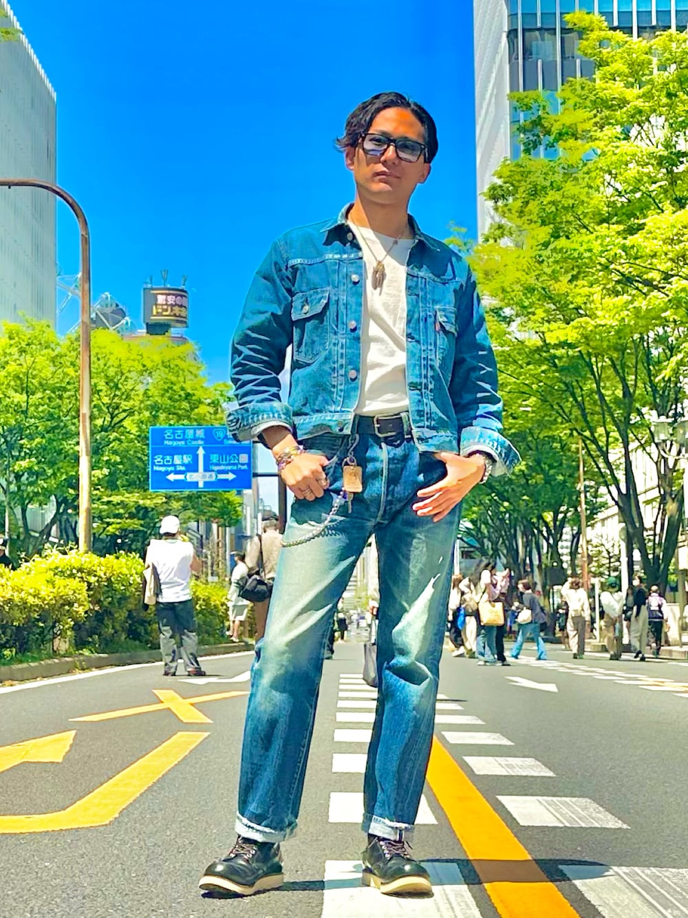 「Levi'sのアイテム（デニムジャケット、ブルー系）」を使った、げんちまるさん（メンズ・172cm）の春コーディネートの1枚目の写真