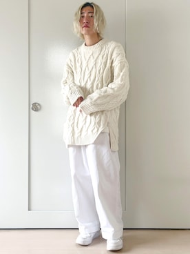 「ケーブルニット」｜「アイテム（チノパンツ）」を使った、eitoさん（メンズ・174cm）の冬コーディネート